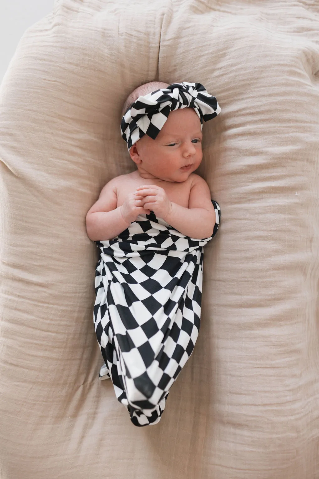 Black & White Wavy Checkerboard | Bamboo Head Wrap