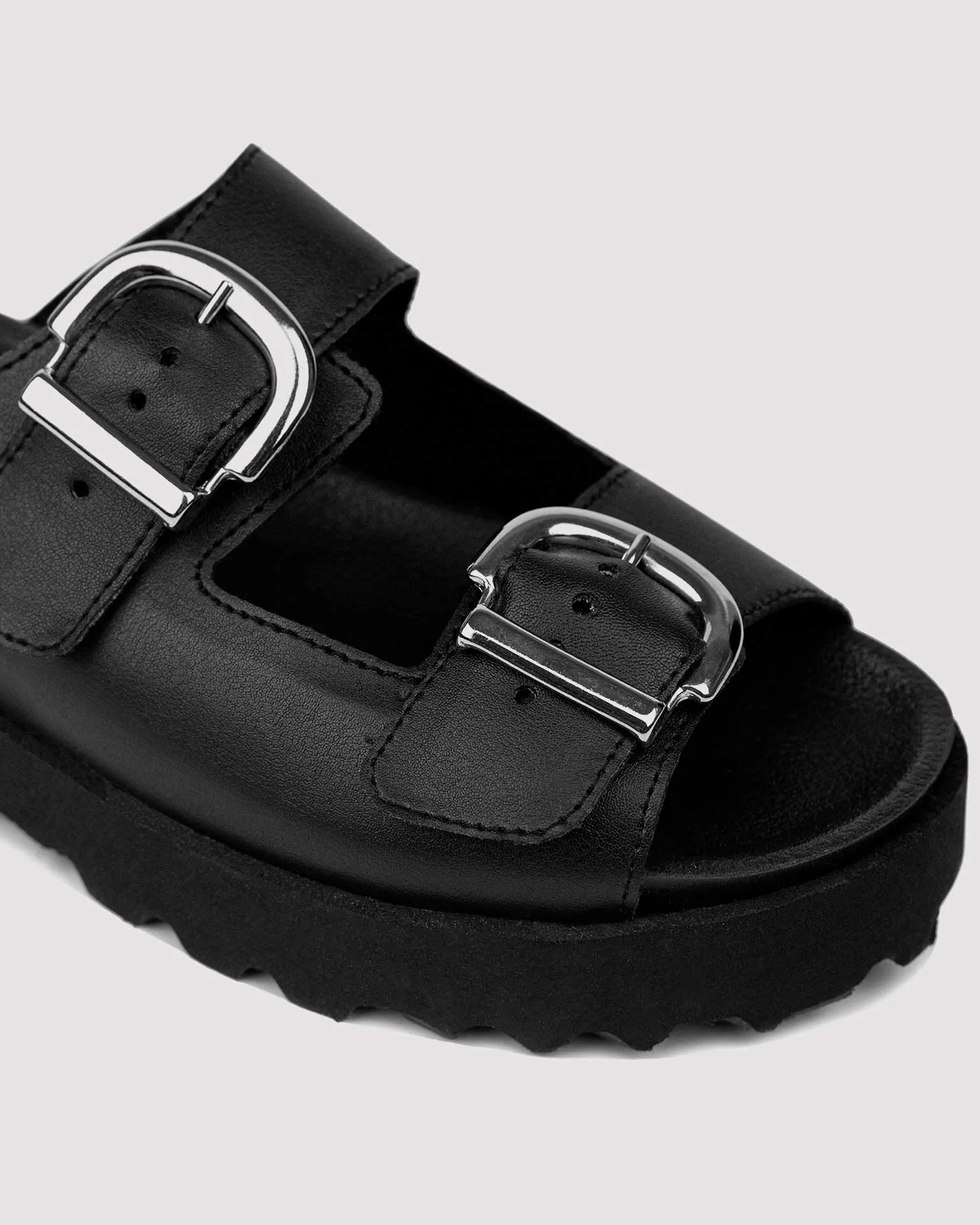 Buckle Slides Nopal made of cactus leather Desserto®