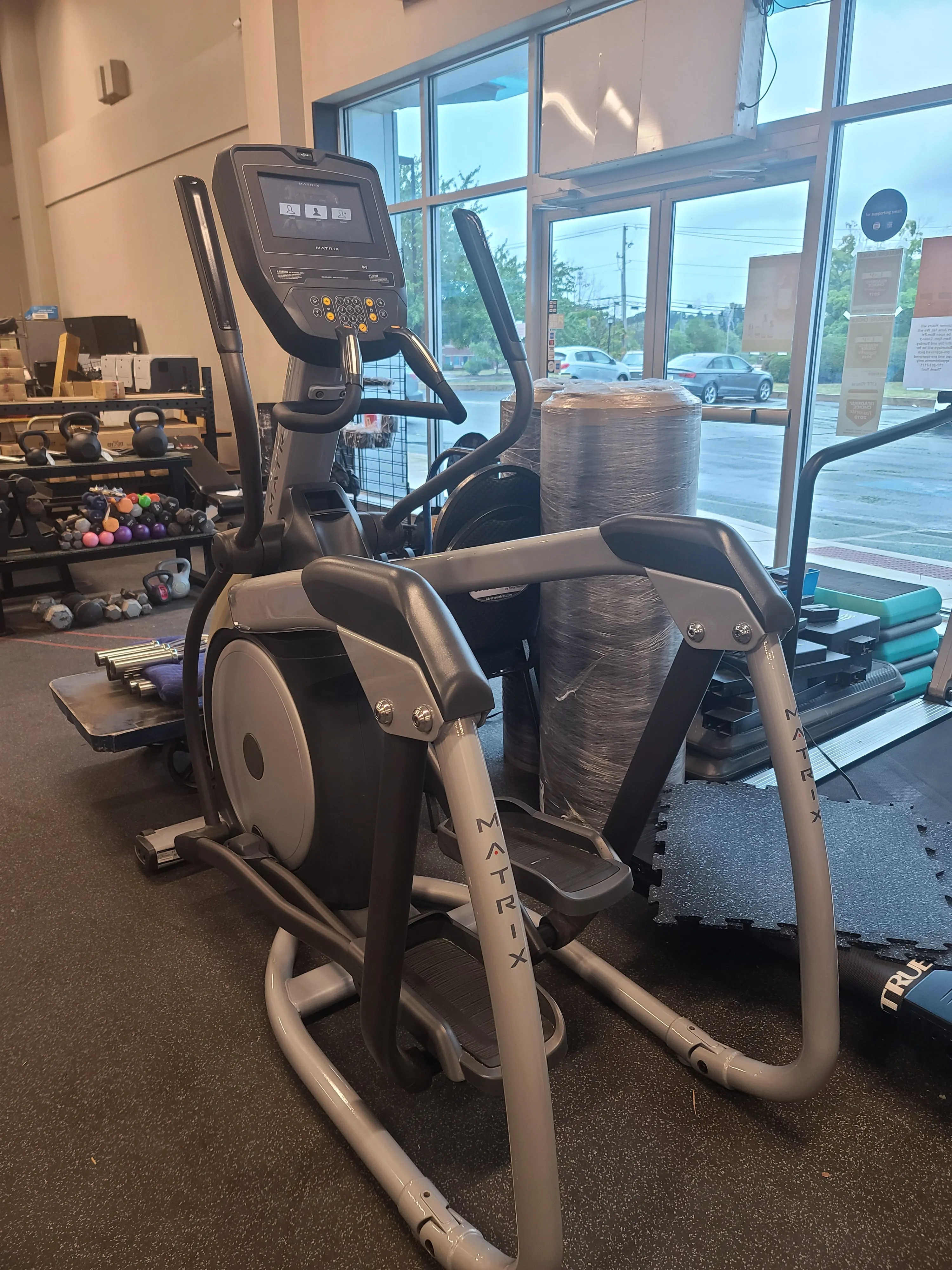 Matrix E3XE Elliptical w/Intergrated Touchscreen Dispaly