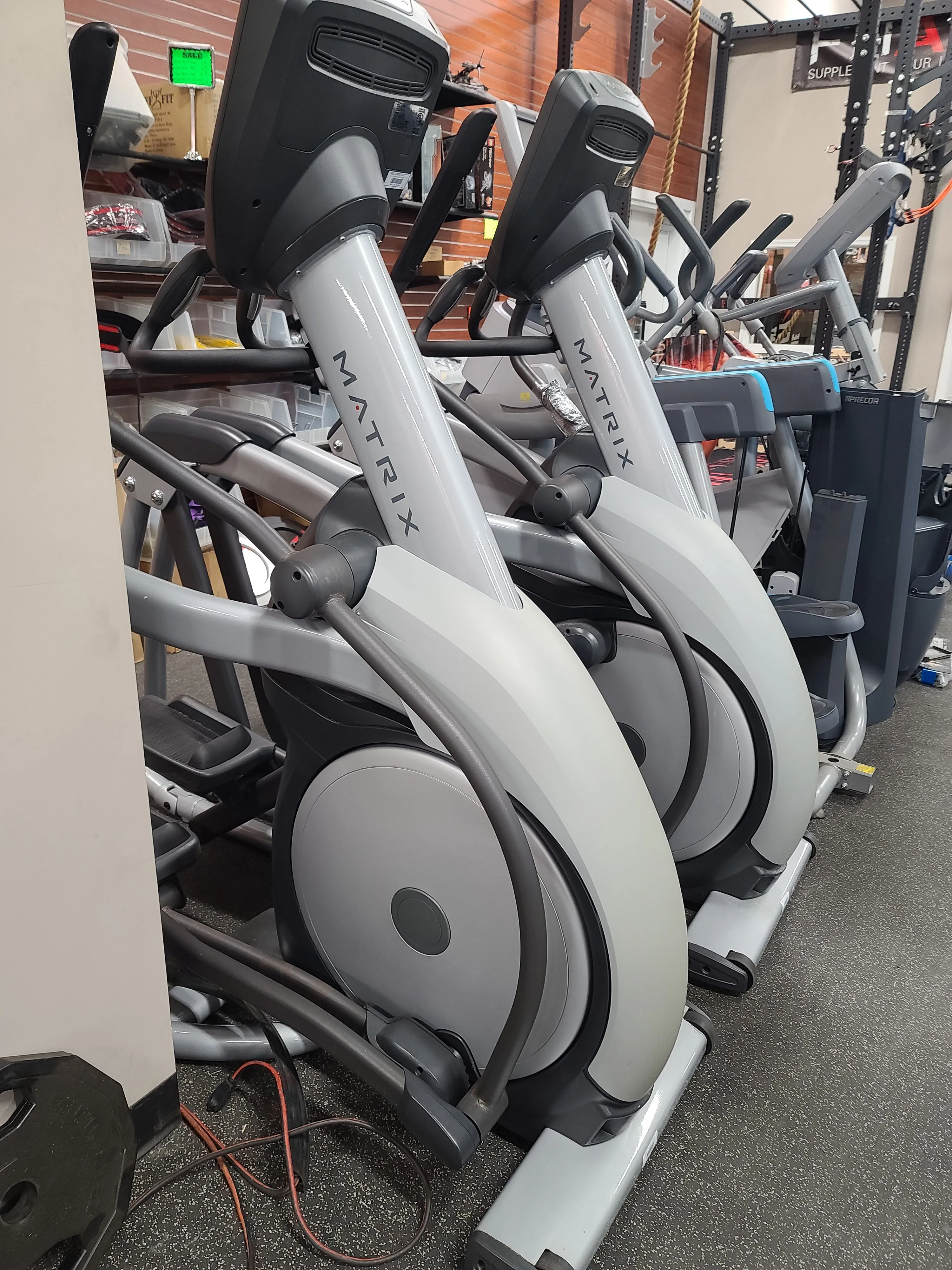 Matrix E3XE Elliptical w/Intergrated Touchscreen Dispaly