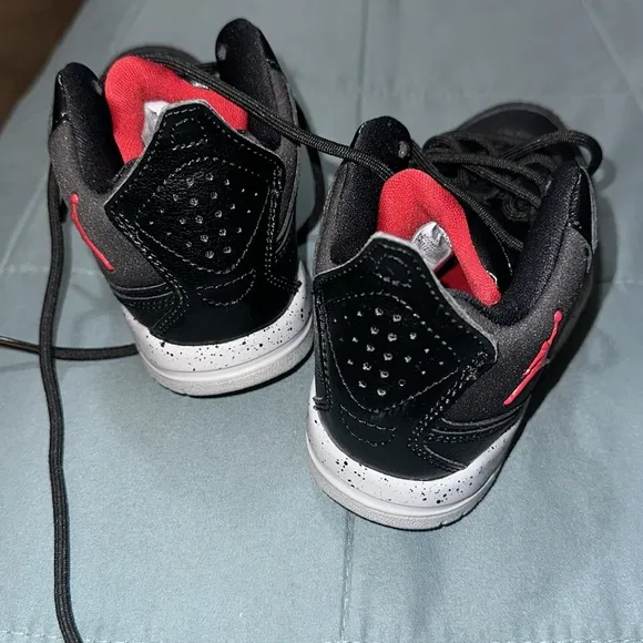 Nike Jordan Courtside 23 (PS) Black Gym Red Particle Kids Sneakers NEW