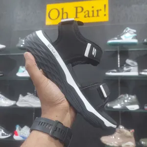 Sketchers Ultra-Go Goga Mat Sandal - Black&White
