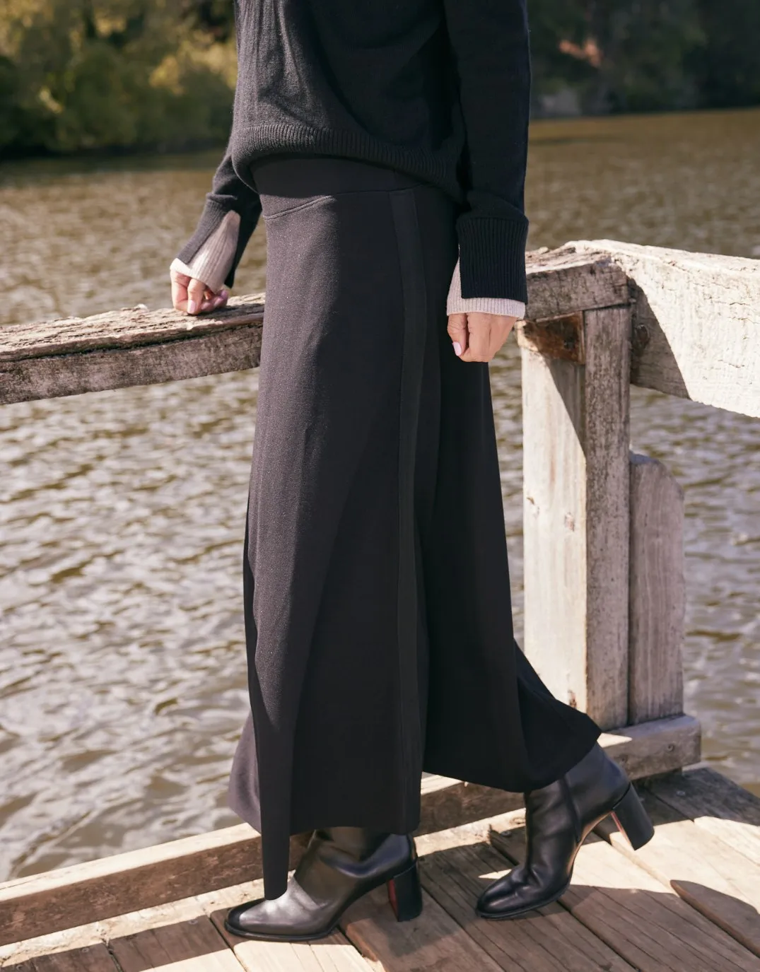 Timeless Ponte Midi Skirt - Black